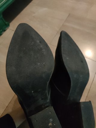 Stivaletti neri a punta