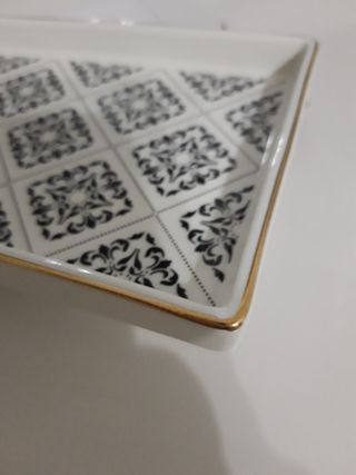 Vassoio in porcellana rettangolare bianco nero oro
