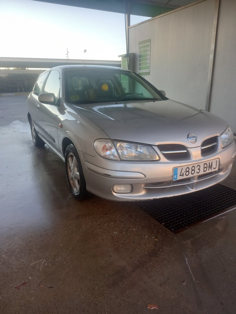 Nissan Almera 2001 - foto 1