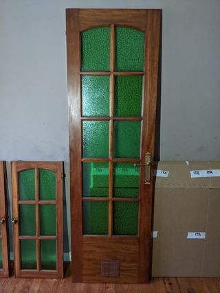 Puertas y ventanas de madera