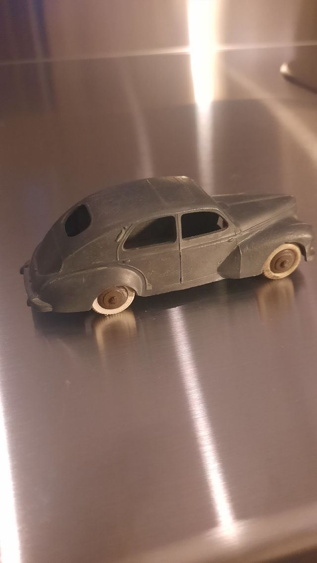 Auto anni 50/60 Dinky Toys made in Franc