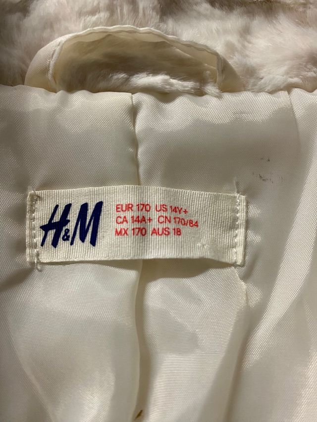 Abrigo chica HM pelo blanco