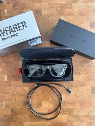 Ray Ban Stories Wayfarer gris