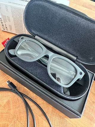 Ray Ban Stories Wayfarer gris