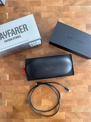 Ray Ban Stories Wayfarer gris