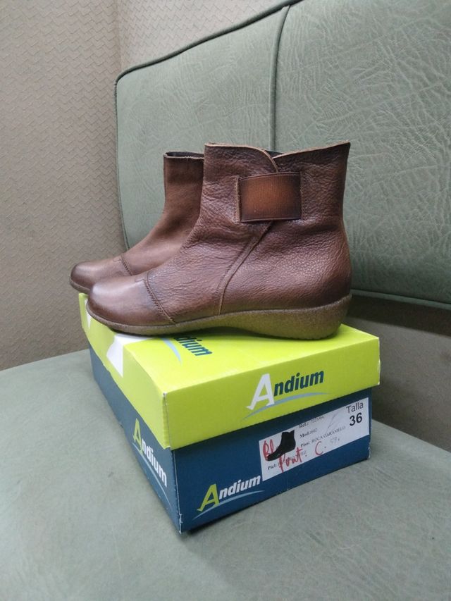 Botin piel marrón señora