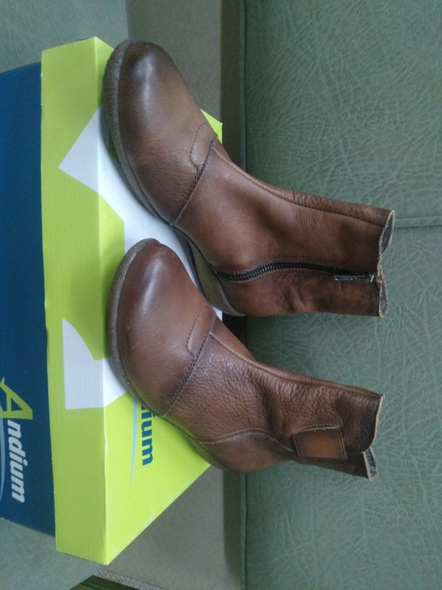 Botin piel marrón señora