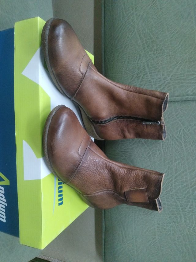 Botin piel marrón señora