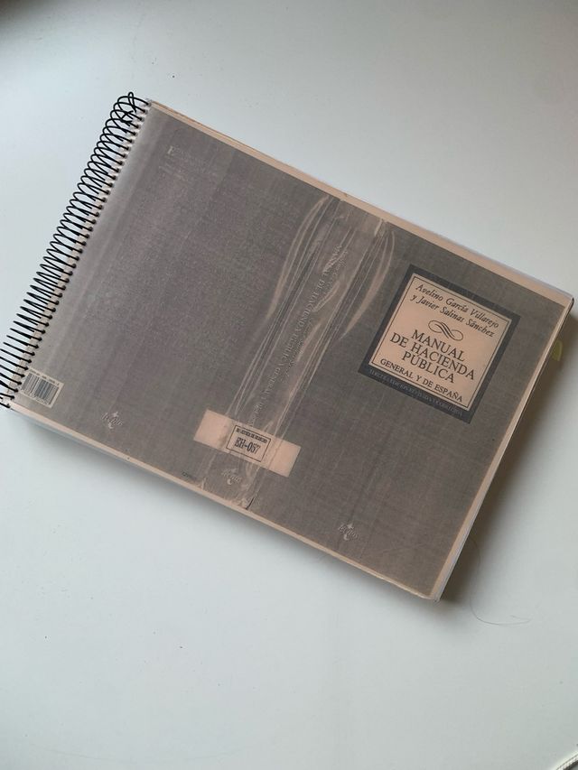 Manual de Hacienda Pública general y de España.