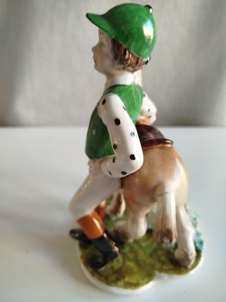 Figura antigua de porcelana alemana.