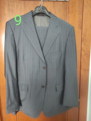 9 Traje hombre, 1 abrigo
