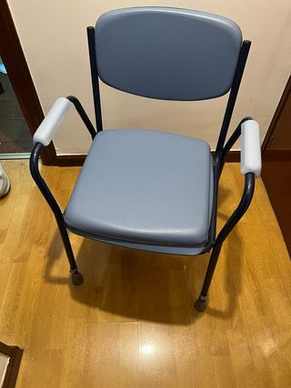 Silla wc acolchada con inodoro