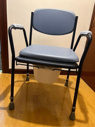 Silla wc acolchada con inodoro
