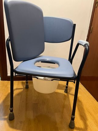 Silla wc acolchada con inodoro