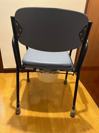 Silla wc acolchada con inodoro