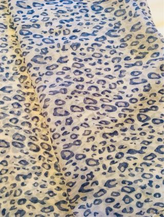  PAÑUELO ANIMAL PRINT GUILLERMINA BAEZA