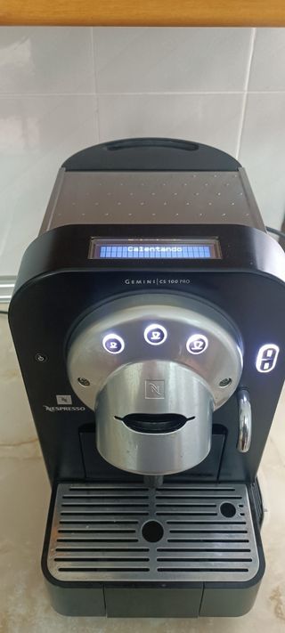 Cafetera Nespresso Cs100 Pro