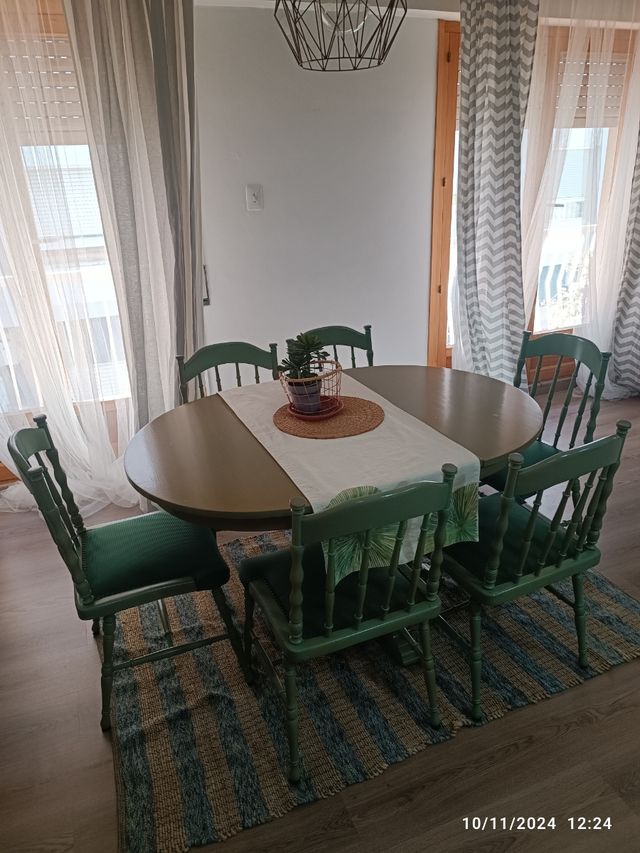 Composicion alacena,mesa y 6 sillas.