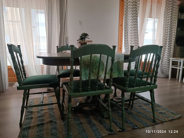 Composicion alacena,mesa y 6 sillas.