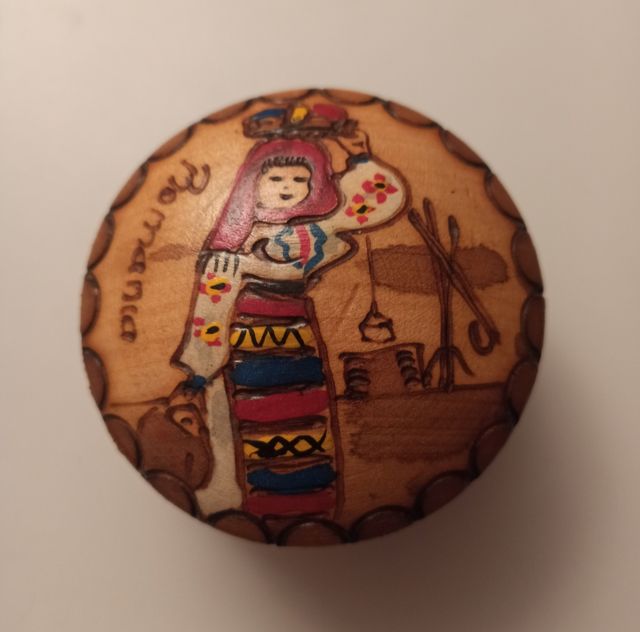 Scatolina in legno  ametro cm 22