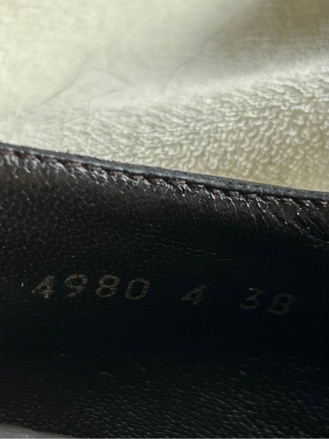 Botines negros de tacón