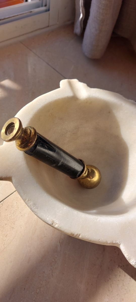 Mortero de piedra y mármol