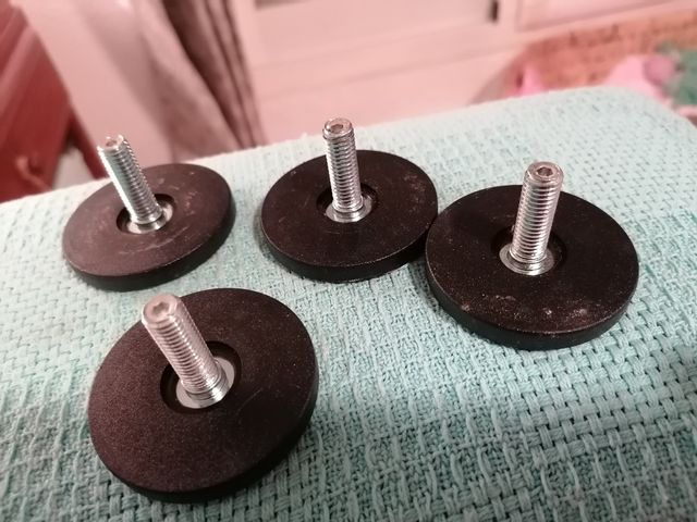 Regalo 4 patas mesa mosjo Ikea