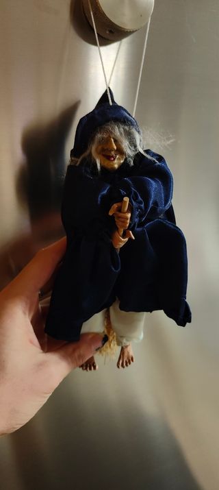 Statuina decorativa a forma di Befana