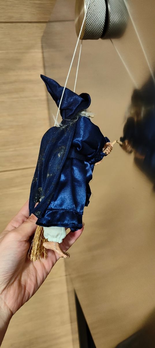 Statuina decorativa a forma di Befana