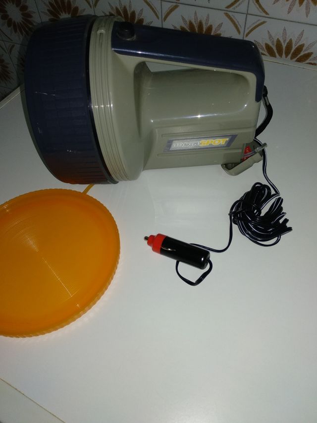 Linterna grande para mechero del coche