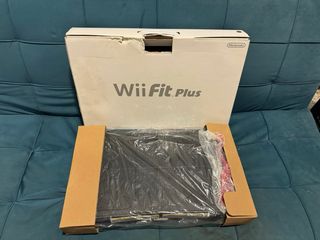 Nintendo Wii Wii Fit Plus Pack Consola en Caja