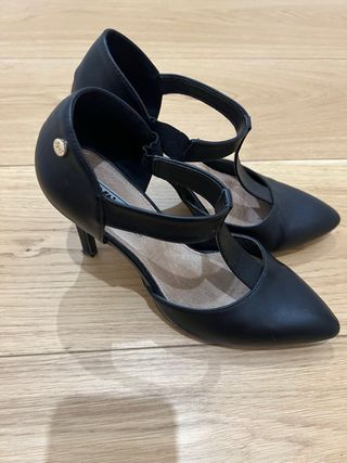 Zapatos negros de tacon