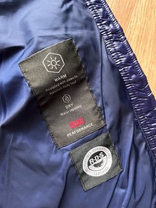 Chaqueta de plumas Levis nueva