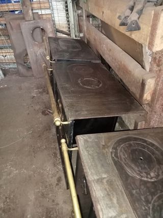 Se venden cocinas de carbón y leña