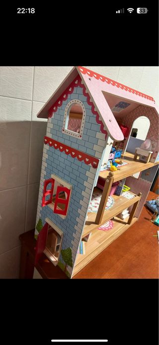Casita muñecas madera