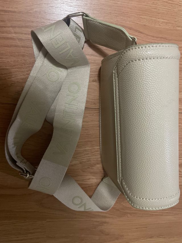 Se vende bolso color beige