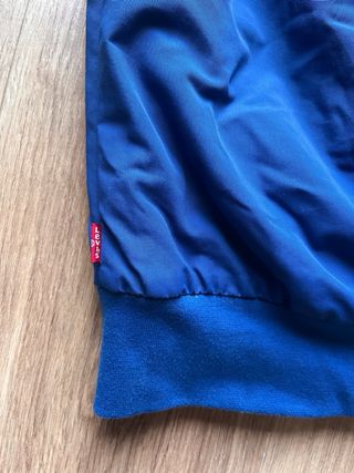Chaqueta levis L como nueva