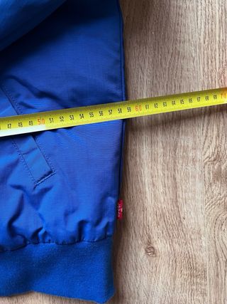 Chaqueta levis L como nueva