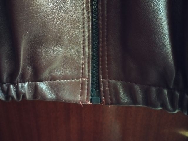 Cazadora de cuero granate