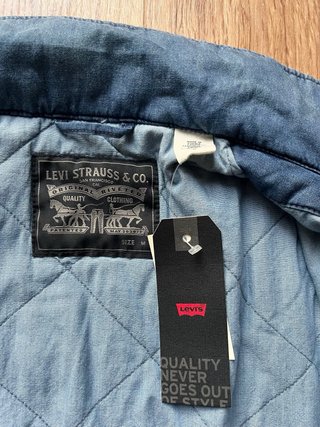 Chaqueta levis nueva con etiqueta