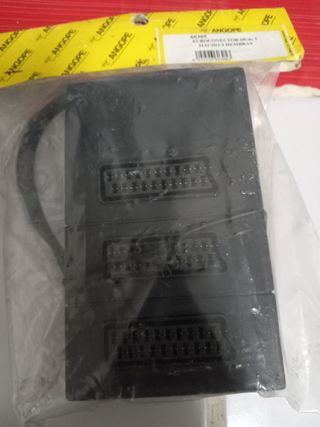 Adaptador euroconector para tres.