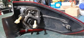 Faro trasero izquierdo de Ford Cmax