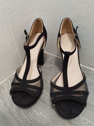 Zapatos de tacón negros 