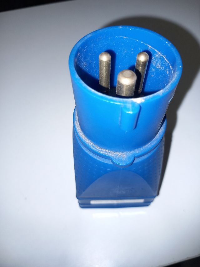 LEGRAND 521 02 ADAPTADOR 400V / 230V 