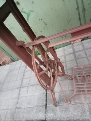 ANTIGUA MESA PIE MAQUINA COSER ALFA B E