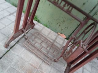 ANTIGUA MESA PIE MAQUINA COSER ALFA B E