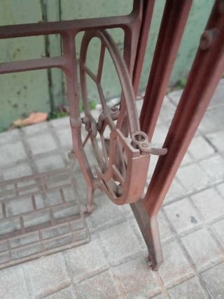 ANTIGUA MESA PIE MAQUINA COSER ALFA B E