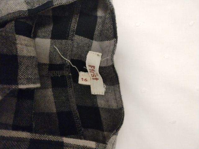 Pantalón peto. First outlet