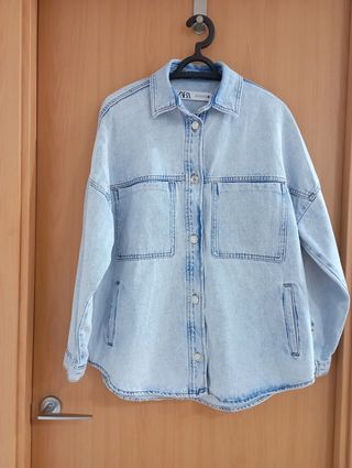 Cazadora oversize Zara