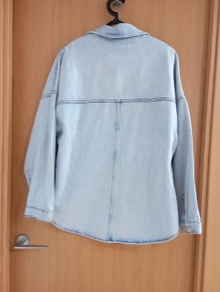 Cazadora oversize Zara